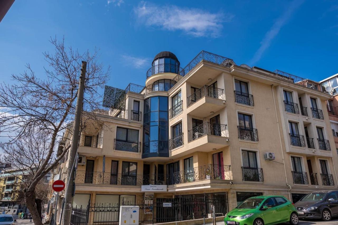 Minimalistic 1Br Flat With A Parking Spot Apartman Várna Kültér fotó
