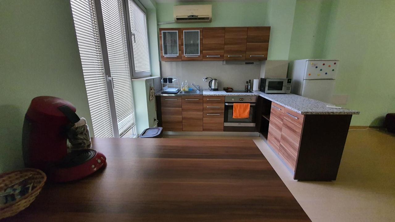 Minimalistic 1Br Flat With A Parking Spot Apartman Várna Kültér fotó
